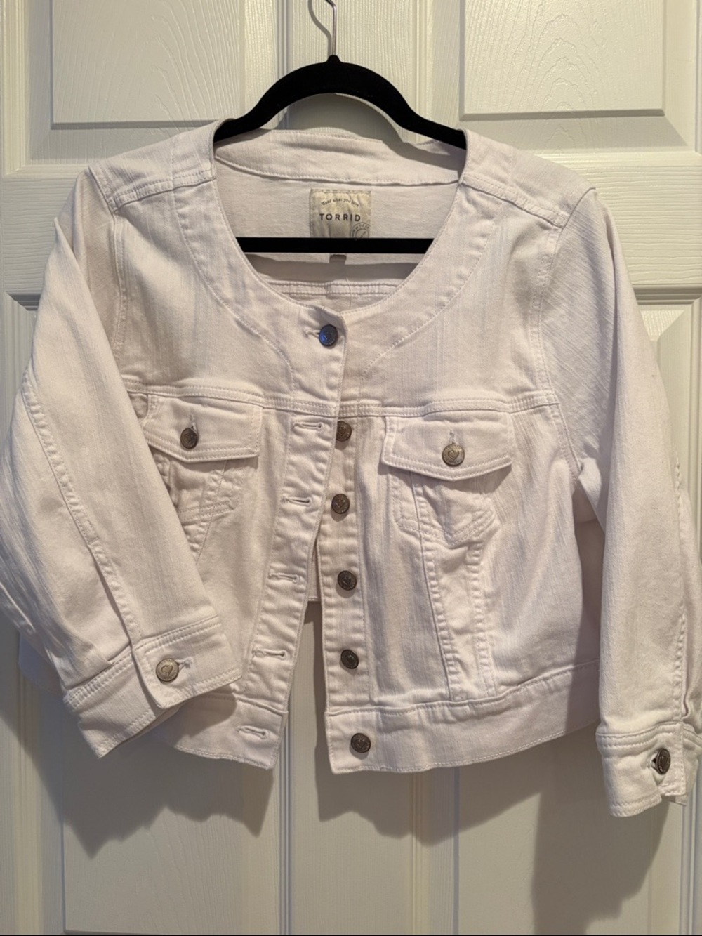 NWOT Torrid White Cropped Collarless Denim Jacket Size 1